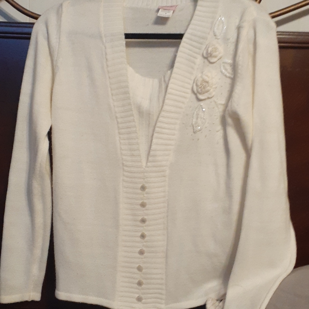 Adrian  white long sleeved sweater sz S